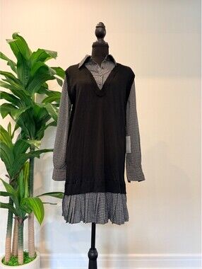 Max Studio Twofer Sleeveless V Neck Knit Sweater Dress Size Small    MSRP $178